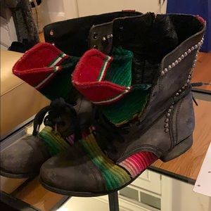 Great condition combat boots